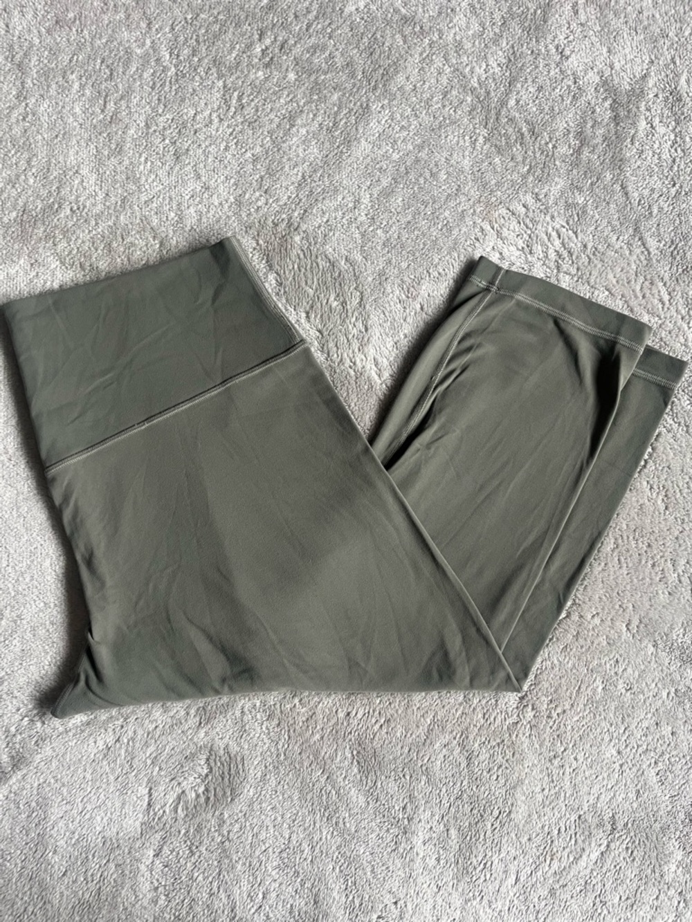 Lululemon Align Crop 21” size 16